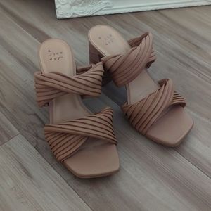 [a new day] Jessa Mule heels